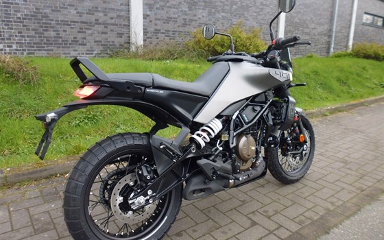 Gebrauchtmotorrad Husqvarna Svartpilen 401 - Bild 3