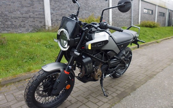 Gebrauchtmotorrad Husqvarna Svartpilen 401 - Bild 6