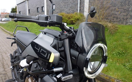 Gebrauchtmotorrad Husqvarna Svartpilen 401 - Bild 7