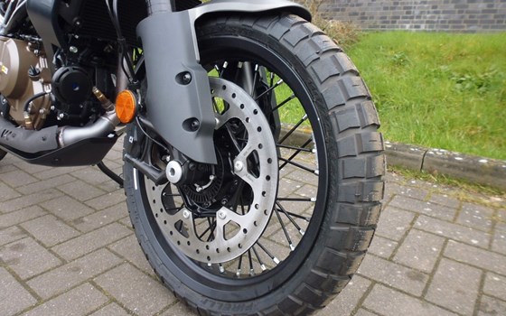 Gebrauchtmotorrad Husqvarna Svartpilen 401 - Bild 8
