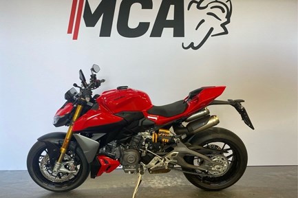 Ducati Streetfighter V2 S