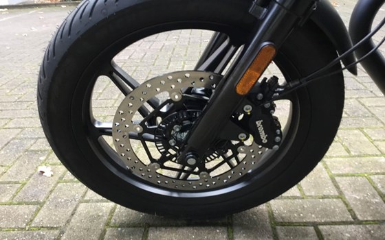 Neufahrzeug Moto Guzzi V7 Stone - Bild 11