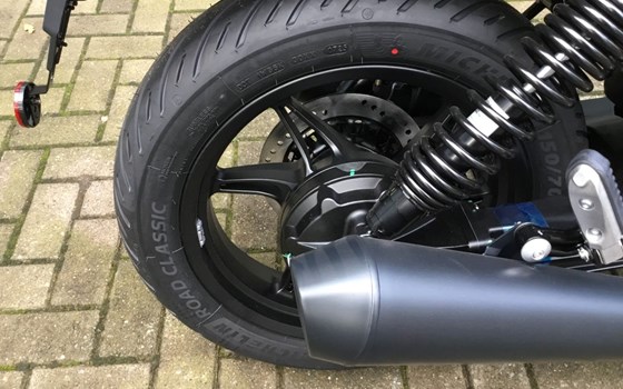 Neufahrzeug Moto Guzzi V7 Stone - Bild 9
