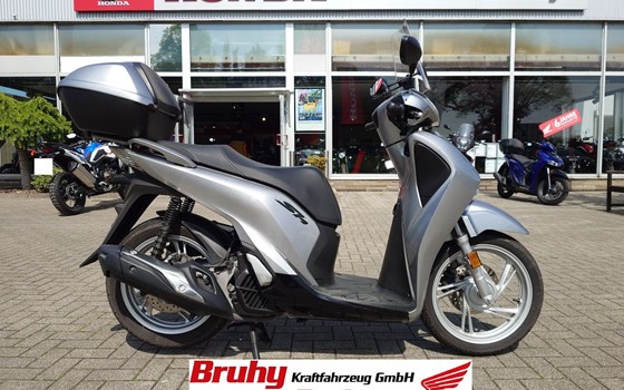 Gebrauchtmotorrad Honda SH150i - Bild 1