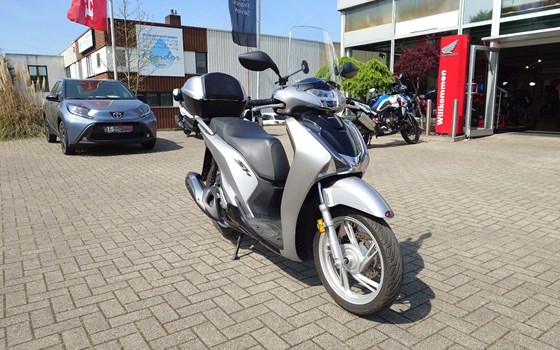 Gebrauchtmotorrad Honda SH150i - Bild 2