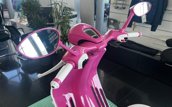 Neufahrzeug Vespa 946 Dragon - Bild 3