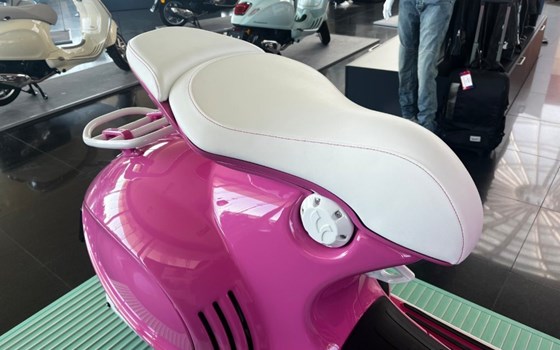 Neufahrzeug Vespa 946 Dragon - Bild 4