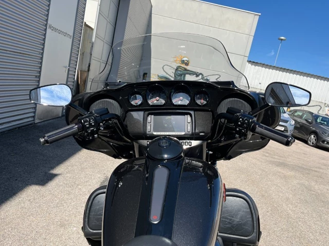 Harley-Davidson CVO Ultra Limited FLHTKSE (schwarz) - Bild 14