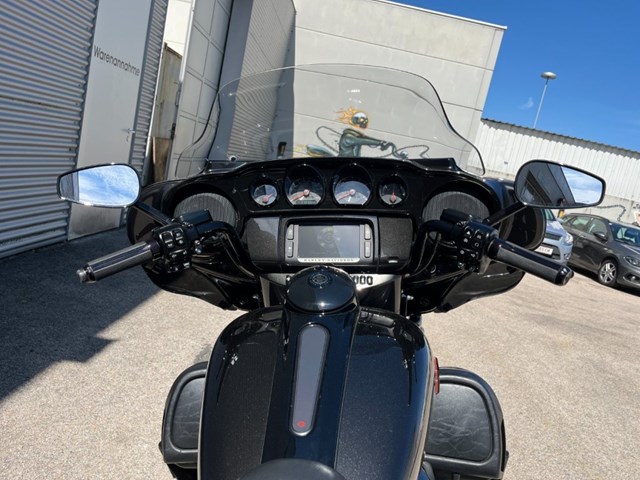 Harley-Davidson CVO Ultra Limited FLHTKSE (schwarz) - Bild 15