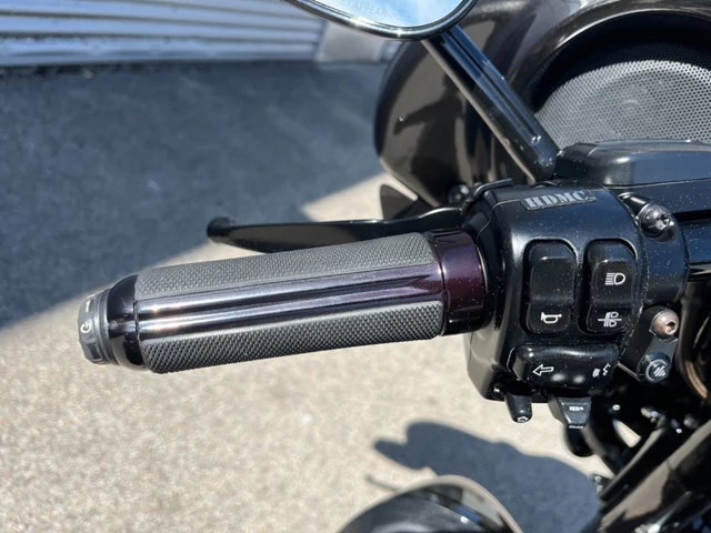 Harley-Davidson CVO Ultra Limited FLHTKSE (schwarz) - Bild 16