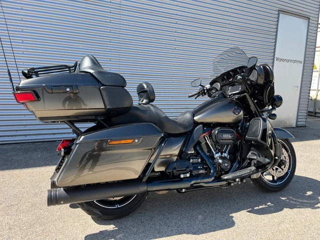 Harley-Davidson CVO Ultra Limited FLHTKSE (schwarz) - Bild 8