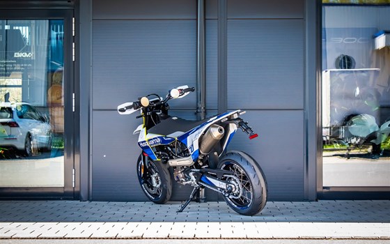Neufahrzeug Husqvarna 701 Supermoto - Bild 5