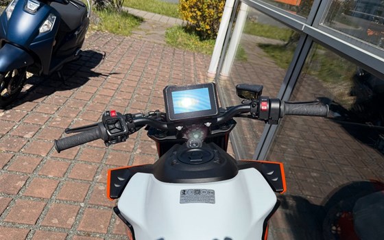 Neufahrzeug KTM 990 Duke - Bild 12