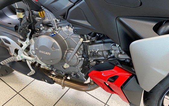 Neufahrzeug Ducati Streetfighter V2 - Bild 8