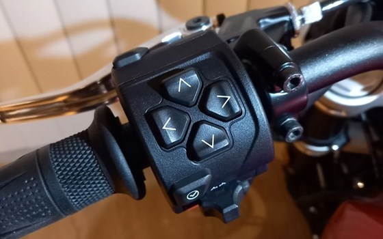 Gebrauchtmotorrad Triumph Speed Twin 1200 - Bild 11