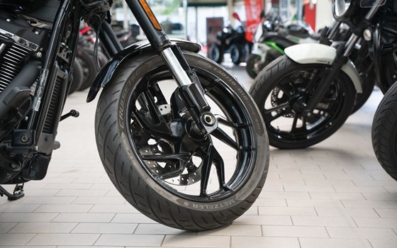 Gebrauchtmotorrad Harley-Davidson Softail Sport Glide FLSB - Bild 13