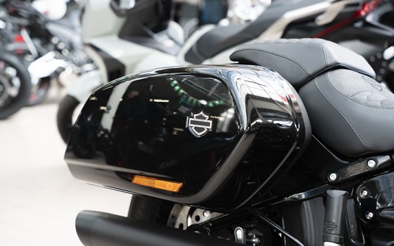 Gebrauchtmotorrad Harley-Davidson Softail Sport Glide FLSB - Bild 15