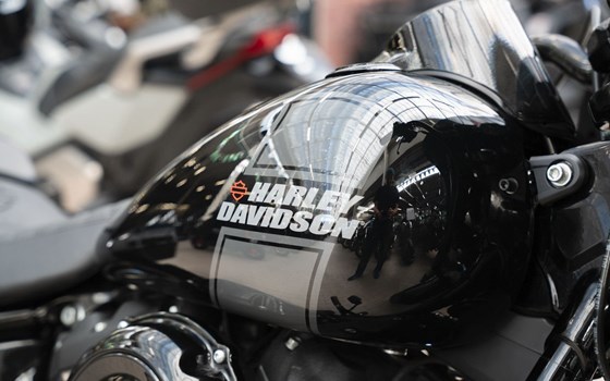 Gebrauchtmotorrad Harley-Davidson Softail Sport Glide FLSB - Bild 16