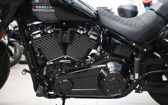 Gebrauchtmotorrad Harley-Davidson Softail Sport Glide FLSB - Bild 21