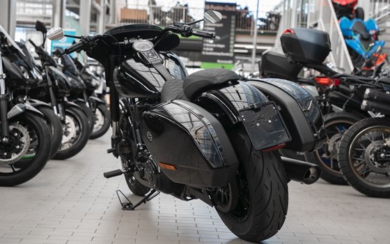 Gebrauchtmotorrad Harley-Davidson Softail Sport Glide FLSB - Bild 4