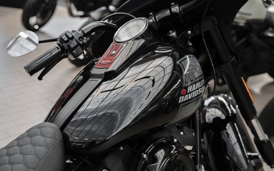 Gebrauchtmotorrad Harley-Davidson Softail Sport Glide FLSB - Bild 9