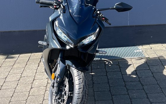 Gebrauchtmotorrad Honda CBR650R - Bild 3