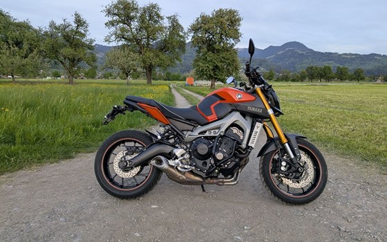 Gebrauchtmotorrad Yamaha MT-09 - Bild 2