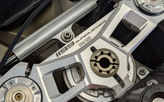 Gebrauchtmotorrad Ducati 1199 Panigale Superleggera - Bild 11