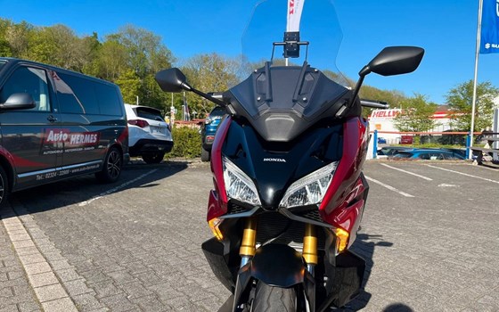 Gebrauchtmotorrad Honda Forza 750 - Bild 4