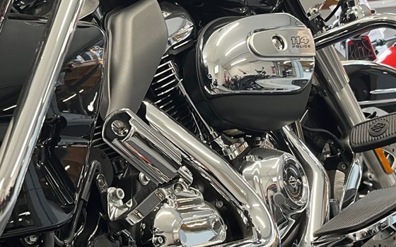 Gebrauchtmotorrad Harley-Davidson Touring Road King Special FLHRXS - Bild 21