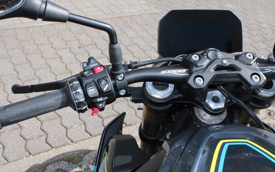 Gebrauchtmotorrad BMW S 1000 R - Bild 12