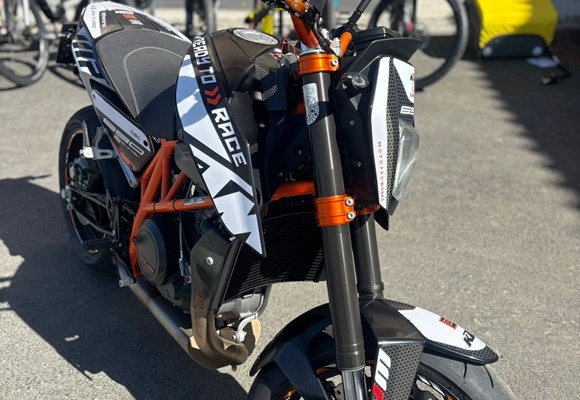 KTM 690 Duke R