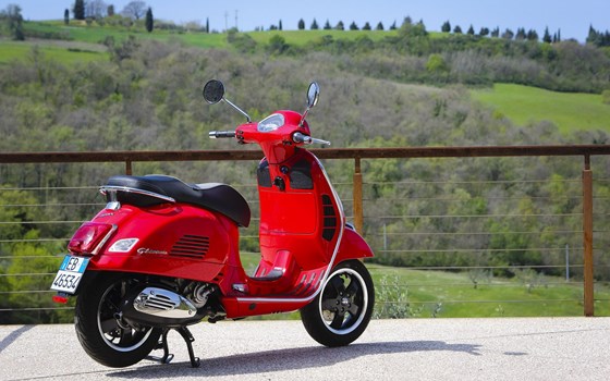 Gebrauchtmotorrad Vespa GTS 300 i.e. Super - Bild 3
