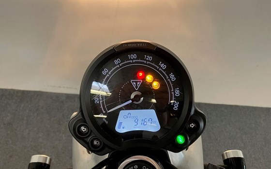 Gebrauchtmotorrad Triumph Street Twin - Bild 18