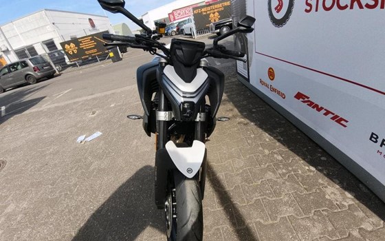 Neufahrzeug CFMOTO 450NK - Bild 9