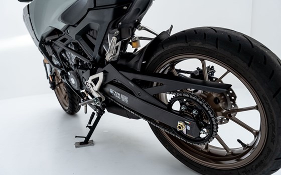 Motorrad Occasion Honda CB125R - Bild 11