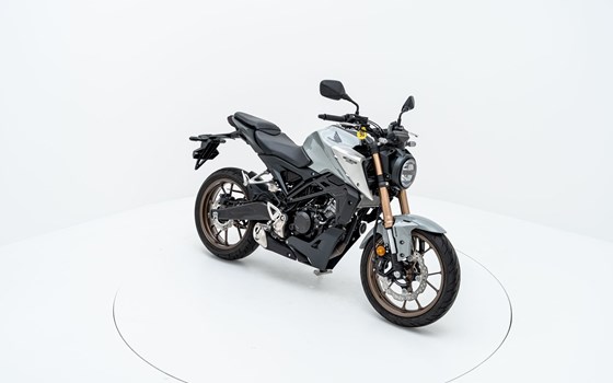 Motorrad Occasion Honda CB125R - Bild 2