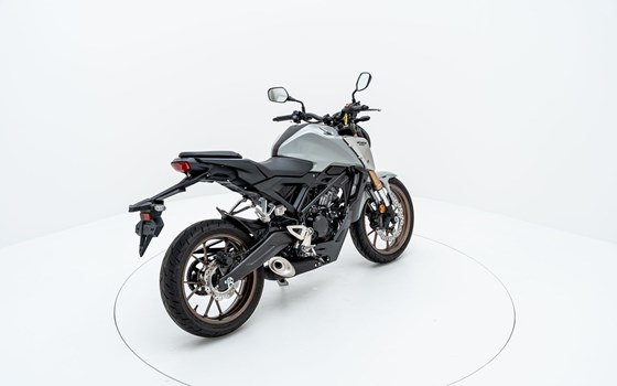 Motorrad Occasion Honda CB125R - Bild 4