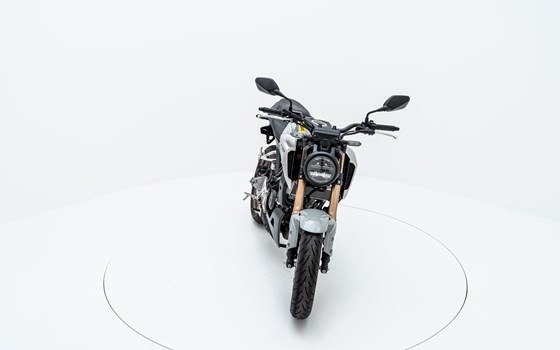 Motorrad Occasion Honda CB125R - Bild 7