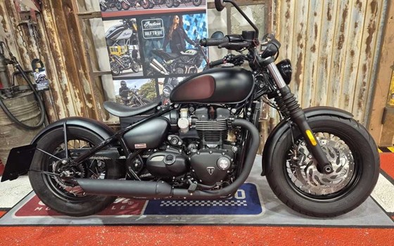 Gebrauchtmotorrad Triumph Bonneville Bobber Black - Bild 1
