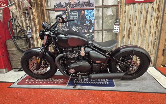 Gebrauchtmotorrad Triumph Bonneville Bobber Black - Bild 2
