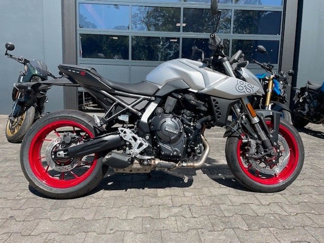 Suzuki GSX-8S