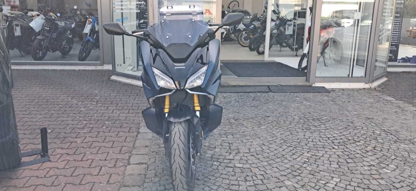 Honda Forza 750