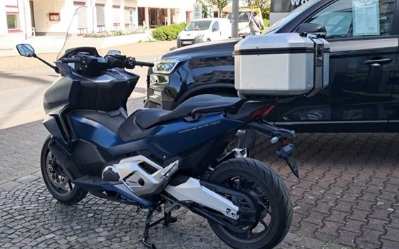 Gebrauchtmotorrad Honda Forza 750 - Bild 2