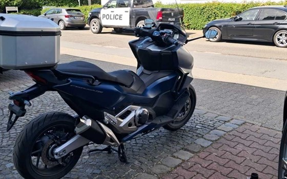 Gebrauchtmotorrad Honda Forza 750 - Bild 3