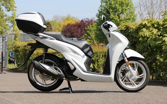 Gebrauchtmotorrad Honda SH150i - Bild 2