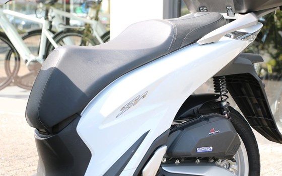 Gebrauchtmotorrad Honda SH150i - Bild 4