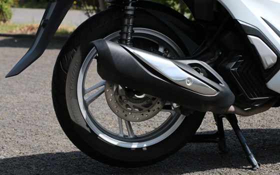 Gebrauchtmotorrad Honda SH150i - Bild 6