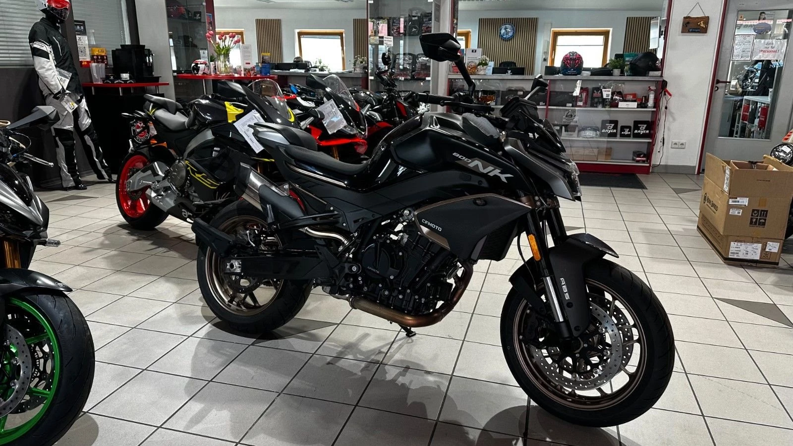 CFMOTO 800NK Sport