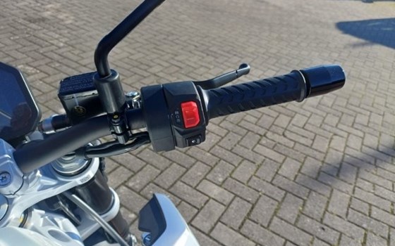 Neufahrzeug Aprilia Tuono 457 - Bild 12